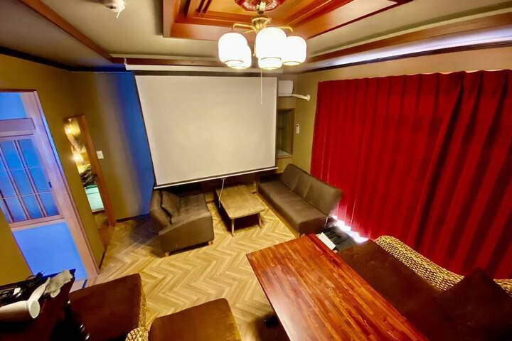Room 15 of 33
