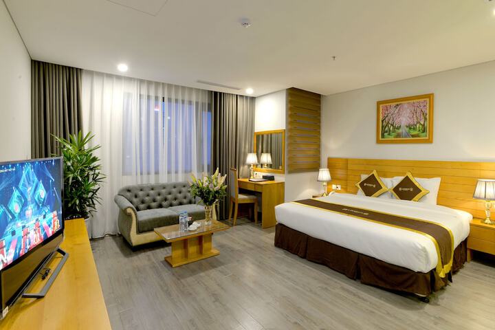 Room 3 of 37