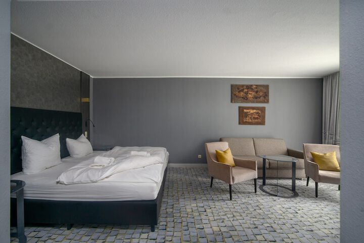 Room 14 of 138