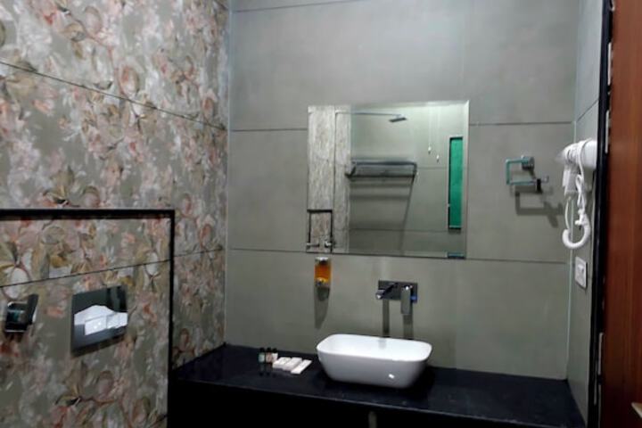 Room 29 of 42