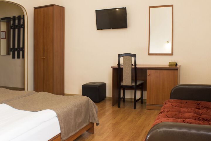 Room 6 of 87