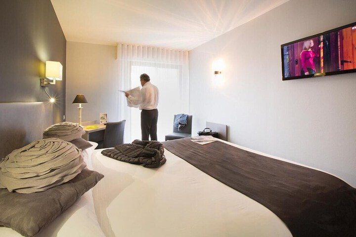 Room 10 of 41