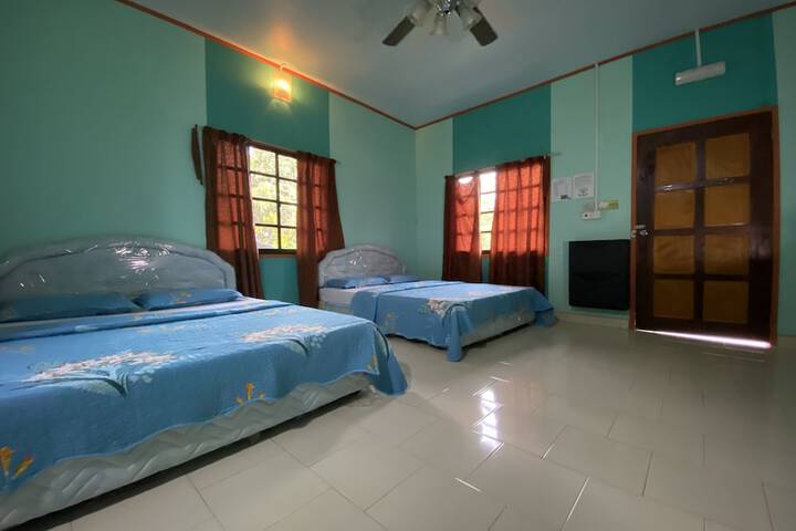 Room 5 of 11