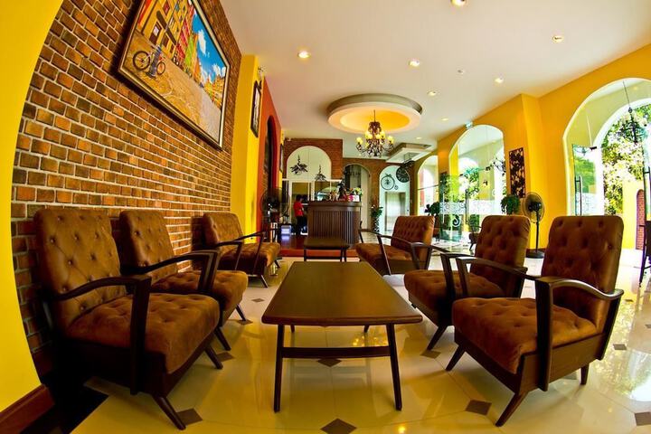 Guest Lobby