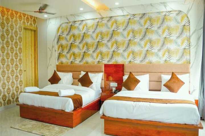 Room 10 of 30