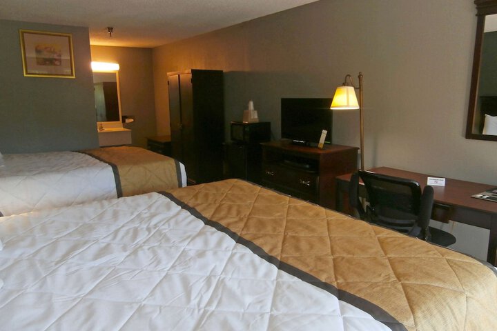 1 King Bed (11 of 11)