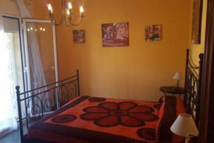 Room 11 of 30
