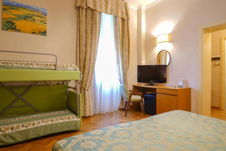 Room 30 of 127