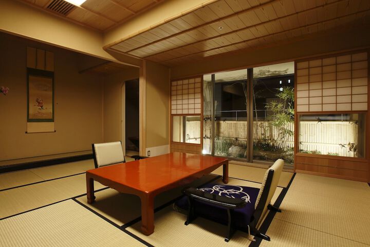 Room 15 of 67