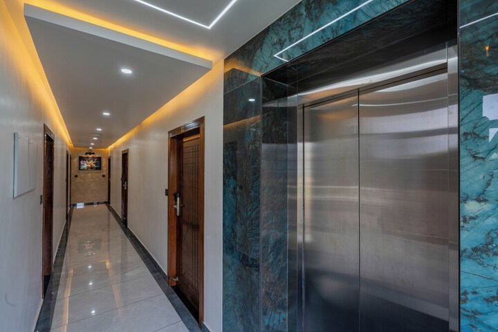 Ballroom/Hall 14 of 19