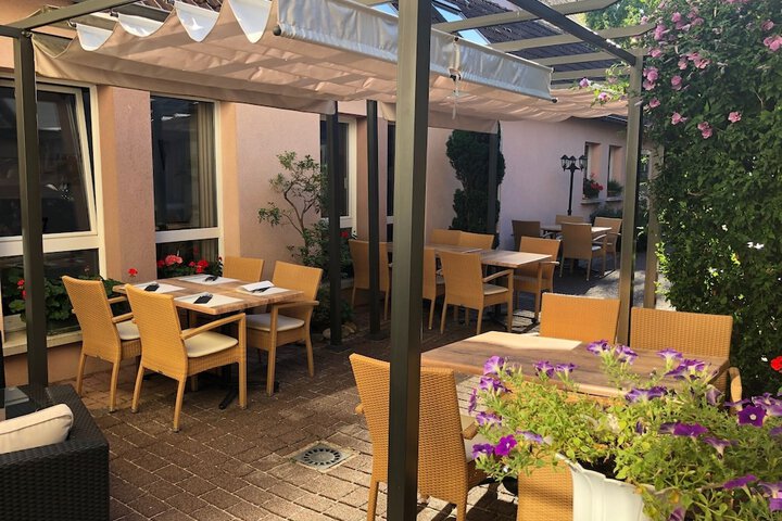Terrace/Patio 12 of 40