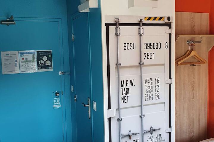 Room 20 of 63
