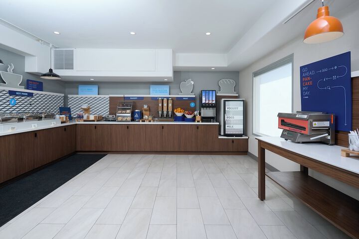 Breakfast/Coffee Service 35 of 48