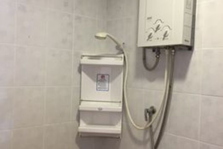 Room 3 of 27