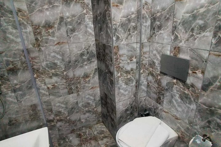 Room 16 of 121