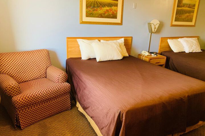 Room 8 of 25