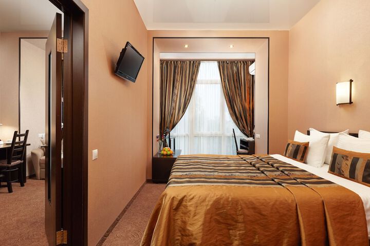 Room 13 of 64