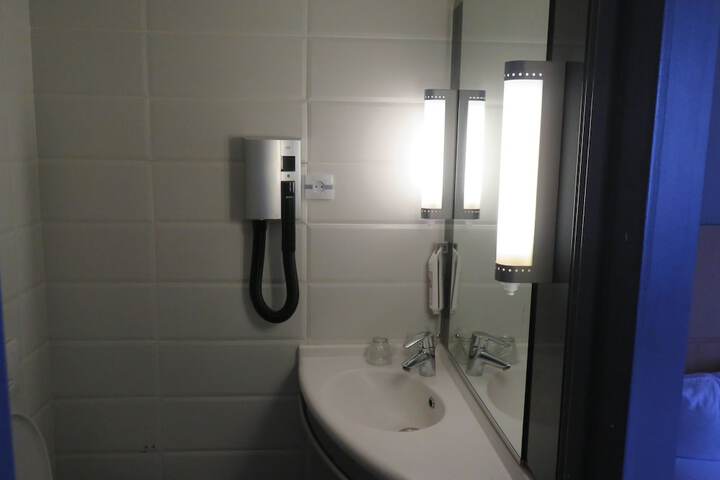 Room 18 of 44