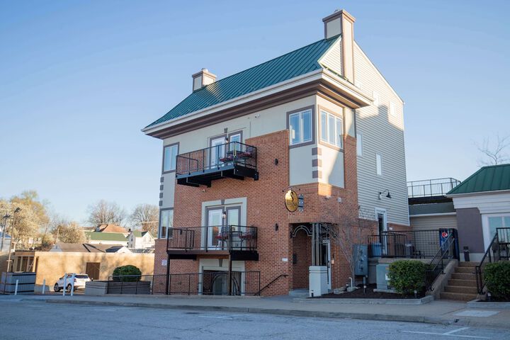 River Sirens Hotel in Washington, MO