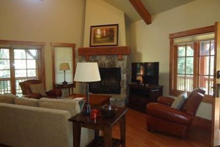 Image of Discovery 252 3 Br Home by RedAwning