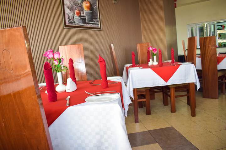 Dining 37 of 71