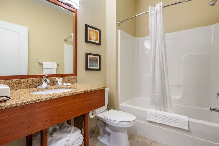 2 Queen Beds Efficiency (1 of 23)