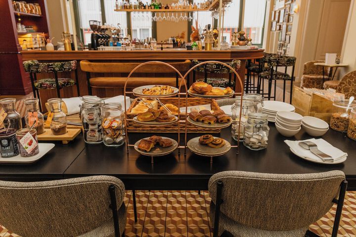 Breakfast/Coffee Service 168 of 269