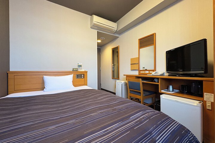Room 10 of 31