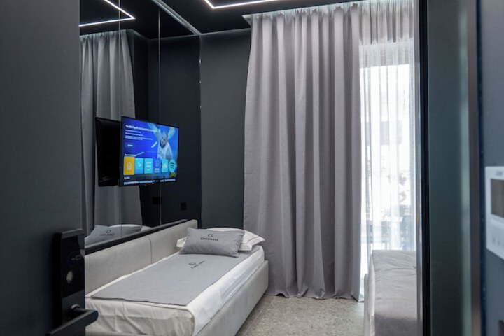 Room 2 of 147