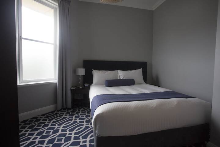 Room 5 of 34