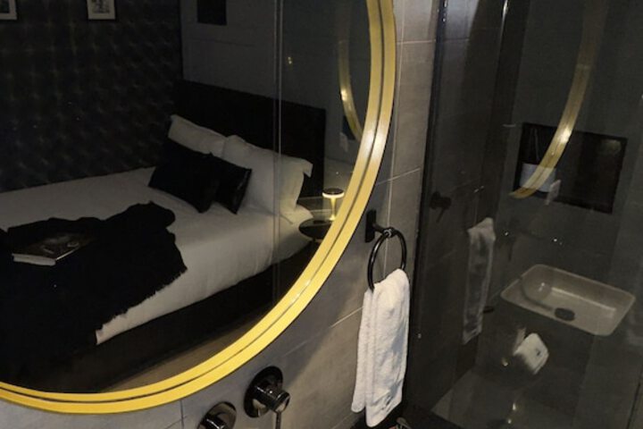 Room 76 of 99