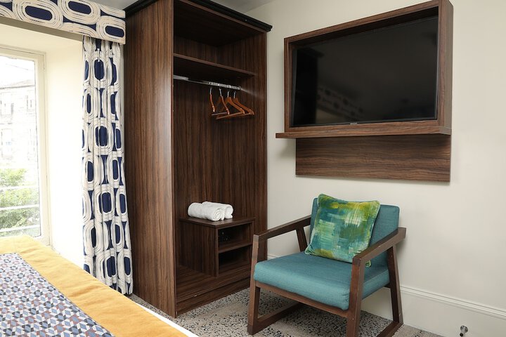 Room 50 of 108