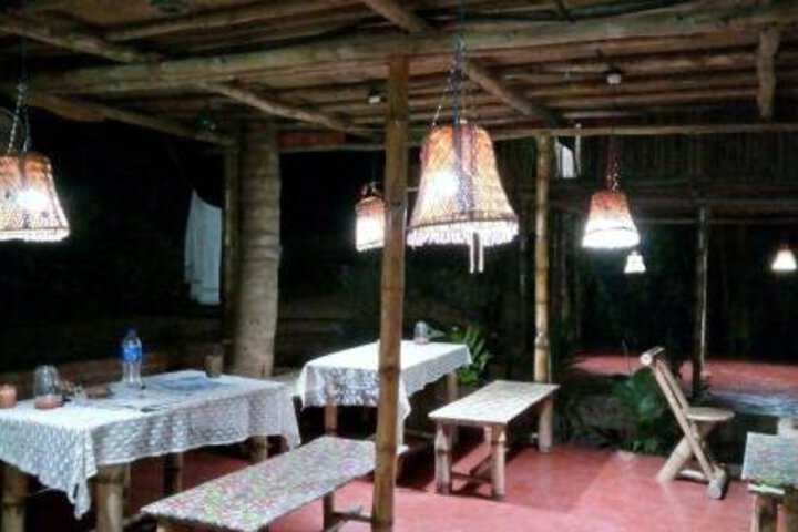 Dining 8 of 10
