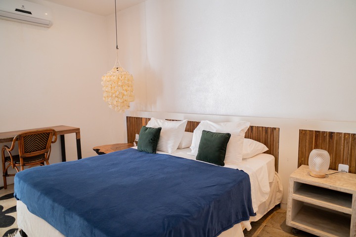 Room 14 of 98