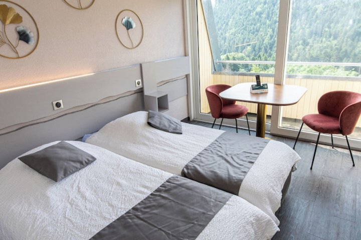 Room 9 of 19