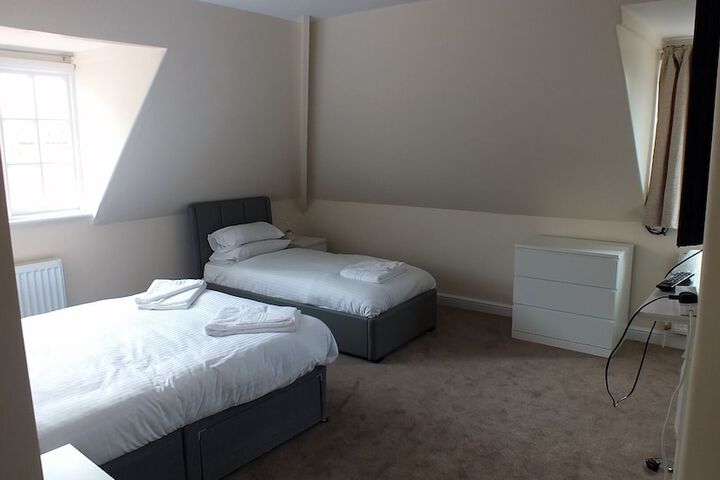 Room 5 of 38