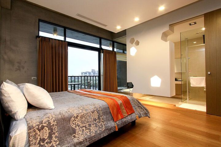 Room 7 of 43