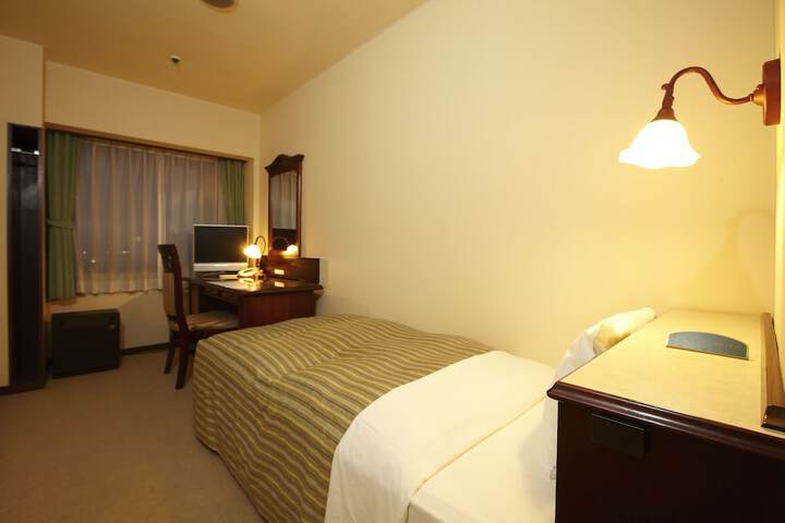 Room 6 of 46