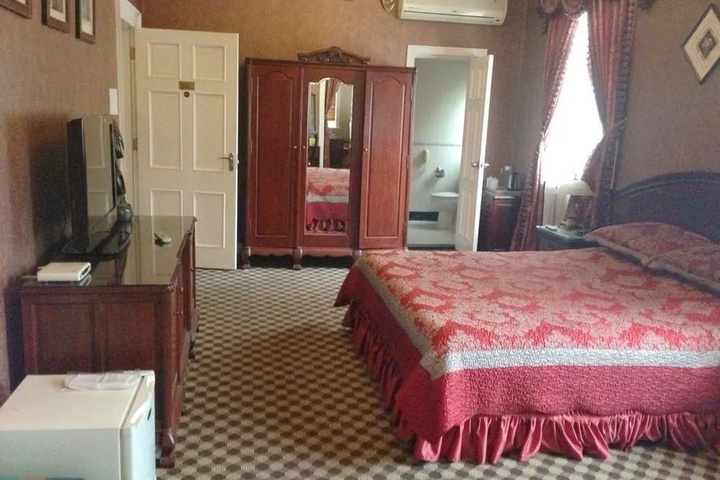 Room 2 of 19