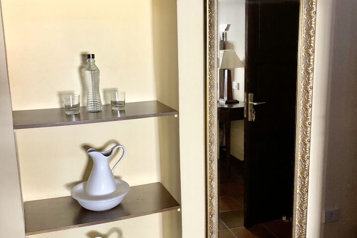 Room 35 of 91