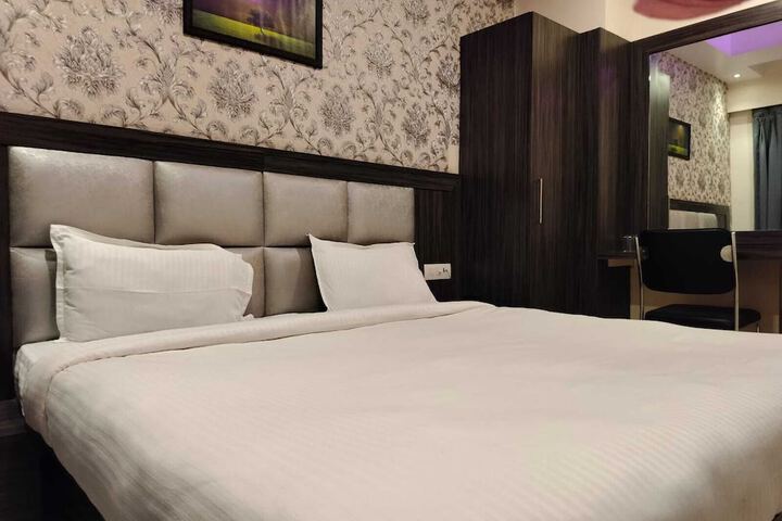 Room 3 of 26