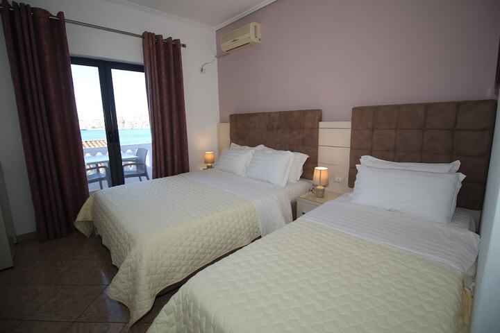 Room 9 of 44