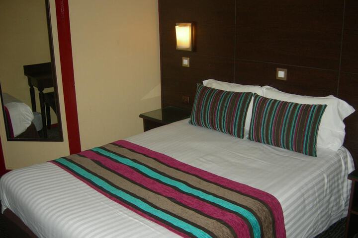 Room 17 of 31