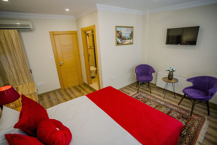Room 13 of 34