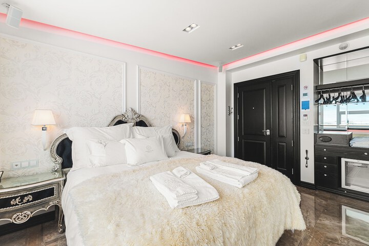 Room 32 of 113