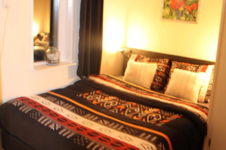 Room 4 of 11