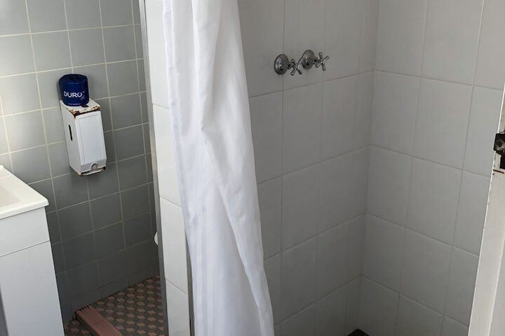 Room 6 of 20