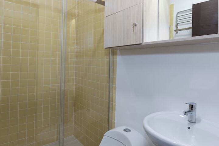 Room 16 of 27