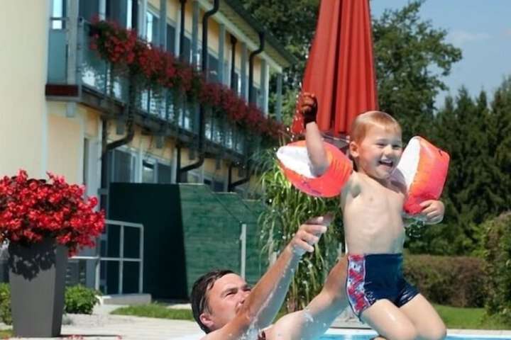 Hotel with Pool