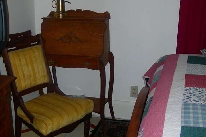 Room 9 of 20